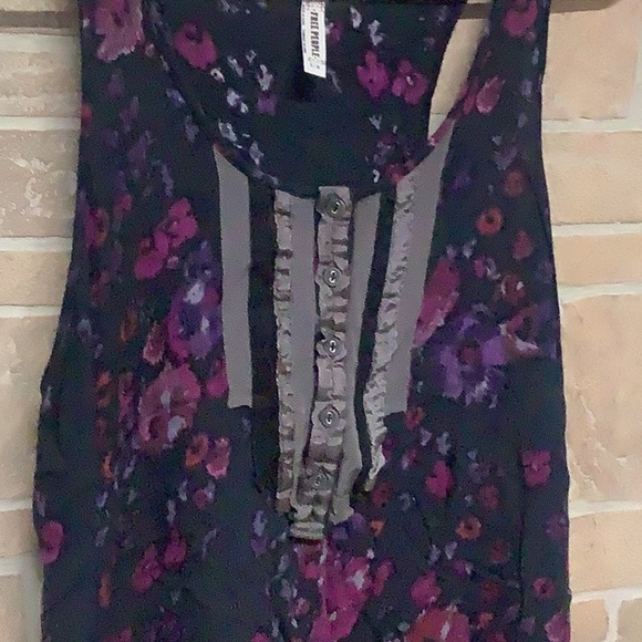 Free People -Sz L - racer back flowy wide hem tiered floral black purple Top - Picture 3 of 8